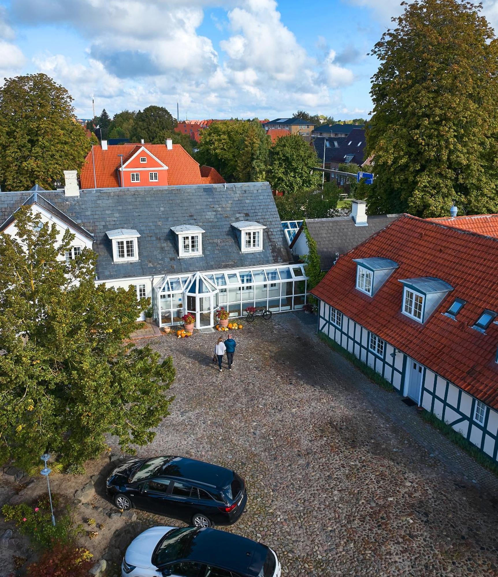 Hotel Knudsens Gaard Оденсе Экстерьер фото